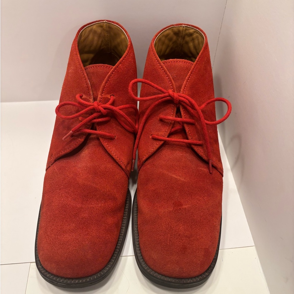 CLARKS BOOTS SHOES DESERT SUEDE CHUKA MEN SIZE 9  PAPRIKA ORANGE